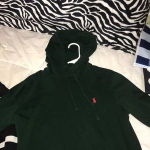 Men’s polo pull over, very thin fabric